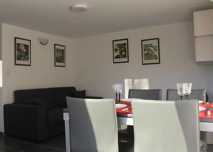 Charmante Villa A 15 Min De Nice Avec Piscine